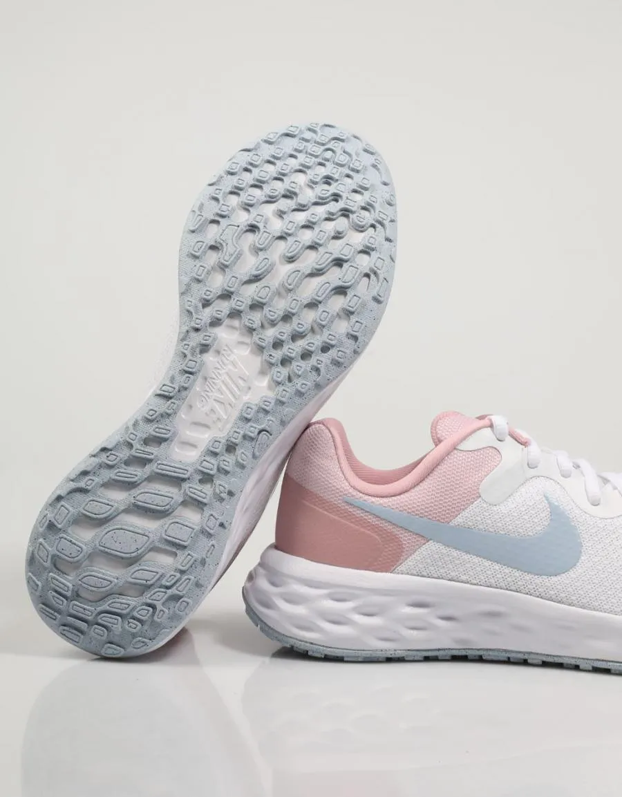  baskets NIKE Revolution en Blanc 76665