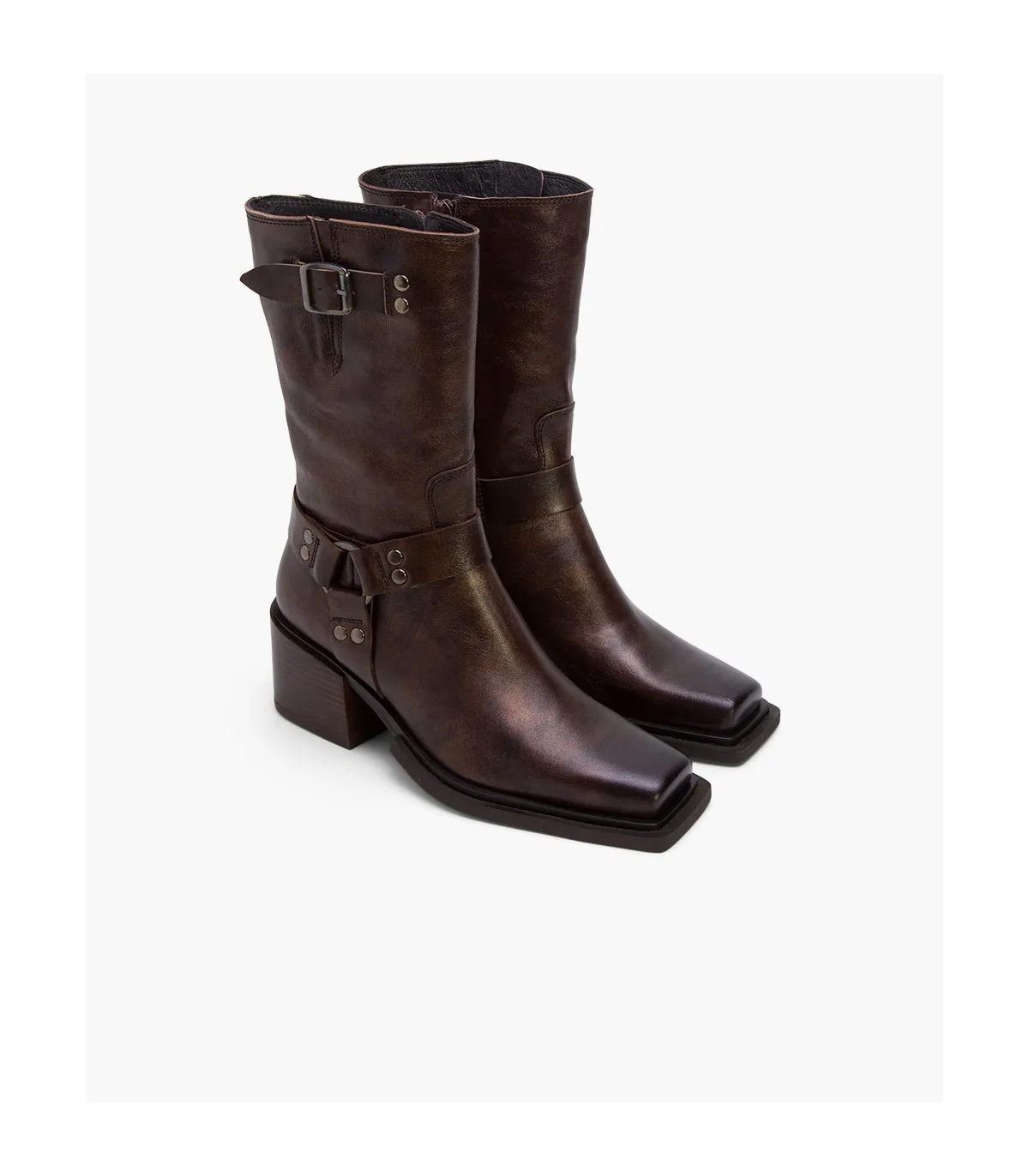 Bota para mujer con detalle de hebillas