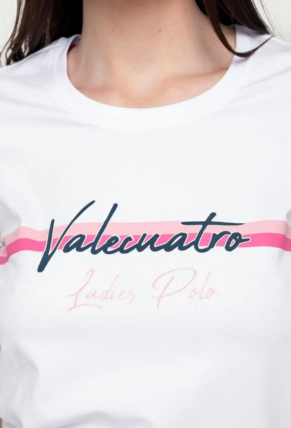 Camiseta blanca modelo bandera de mujer