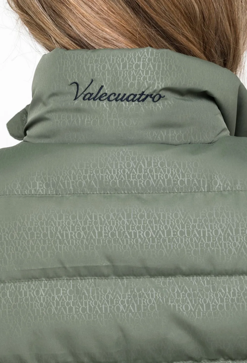 Chaleco acolchado modelo escudo kaki