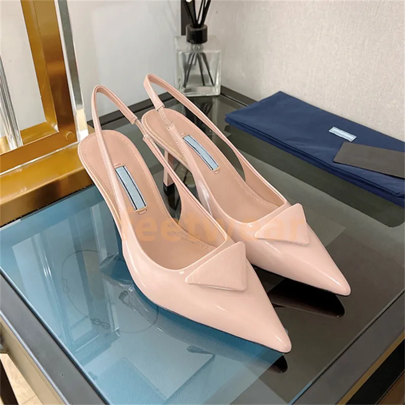 Con caja Zapatos de vestir de tacones de diseñador Logo Impreso 75 mm Bombas de cuero cepillado de tacón alto negro blanco rosa 