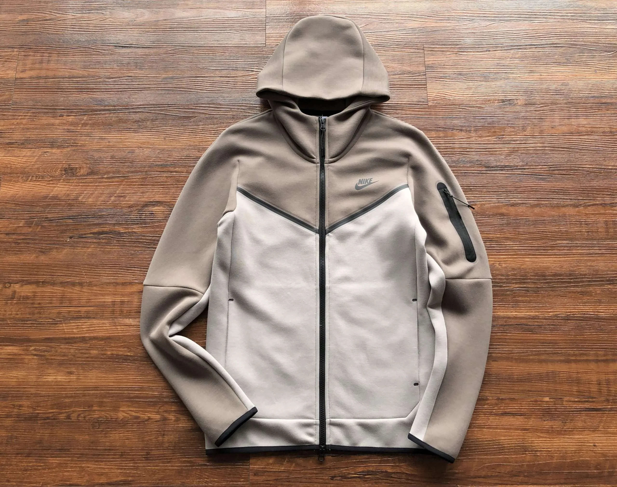 Conjunto de Chándal Nike Tech Fleece SS23