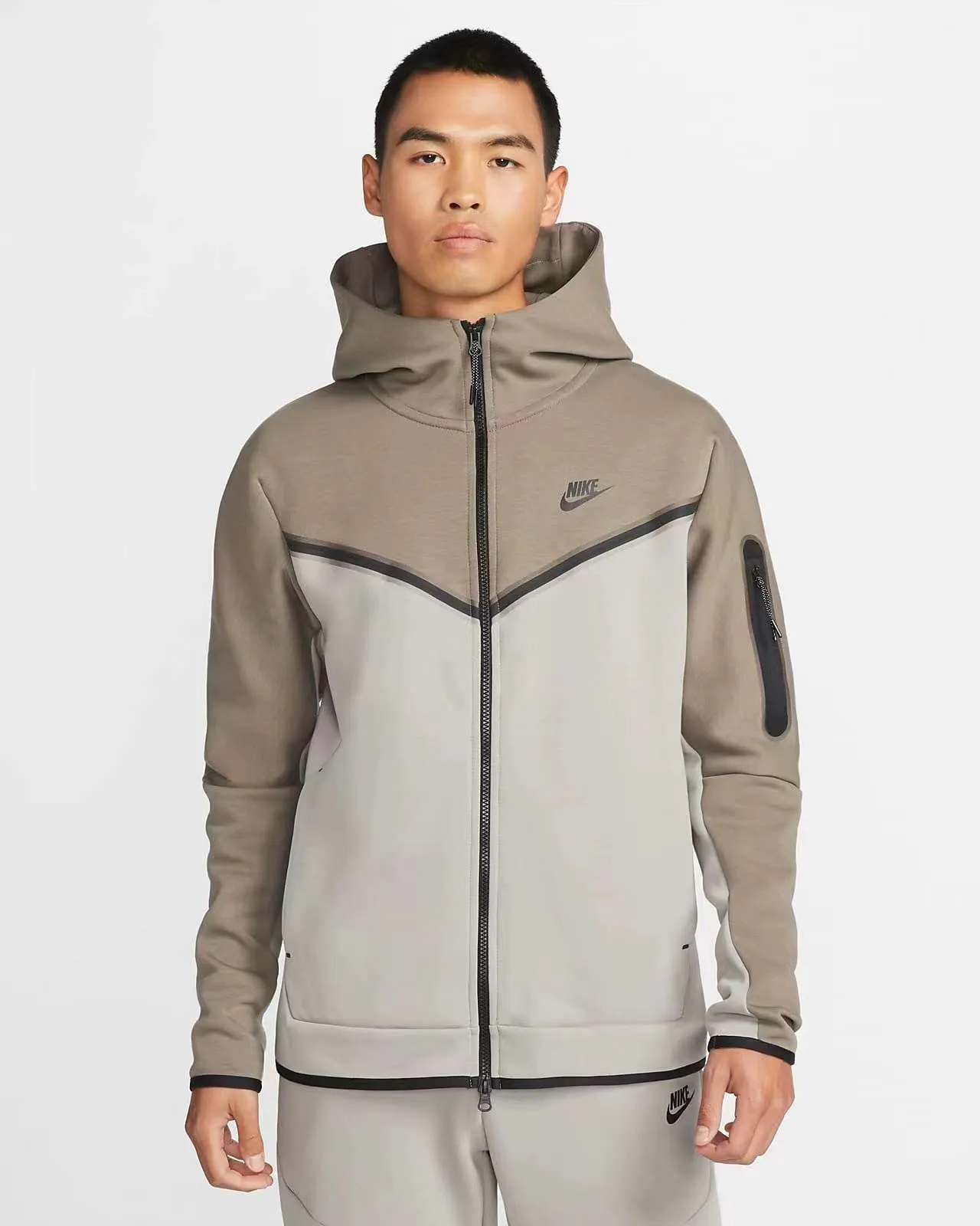 Conjunto de Chándal Nike Tech Fleece SS23