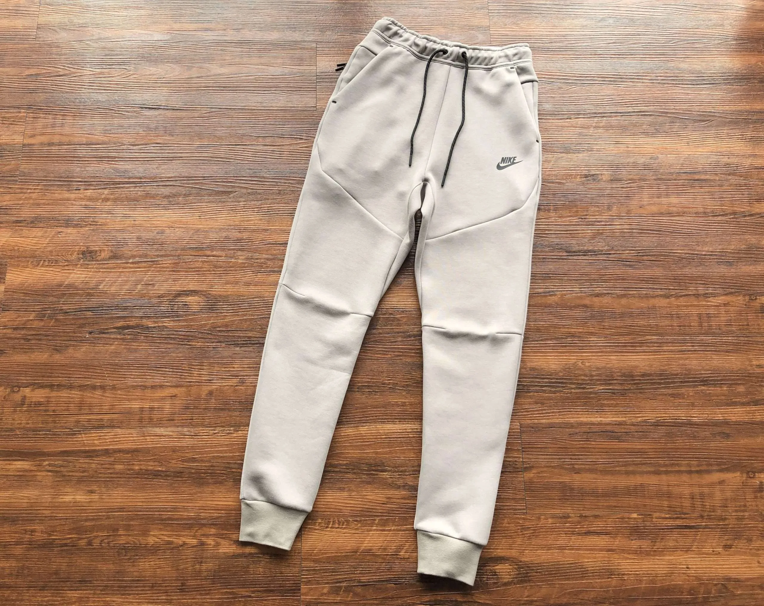 Conjunto de Chándal Nike Tech Fleece SS23