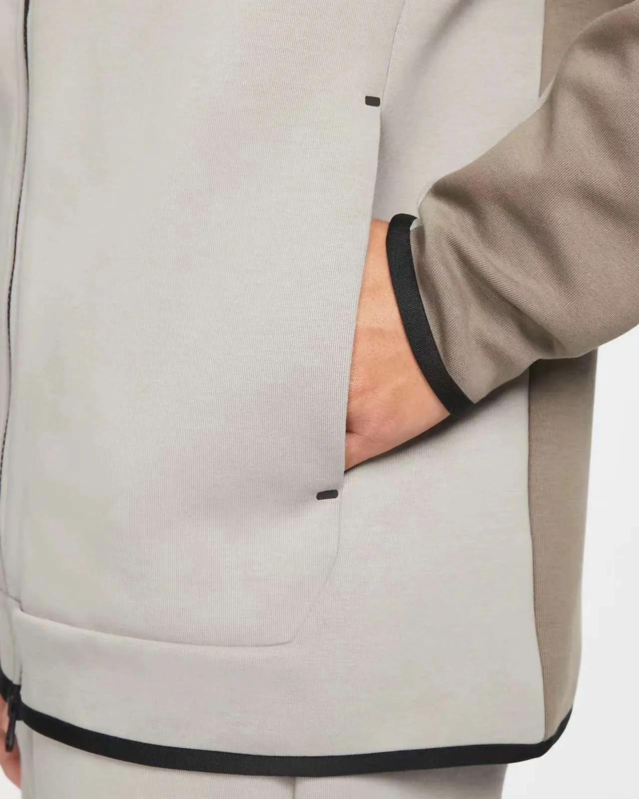 Conjunto de Chándal Nike Tech Fleece SS23