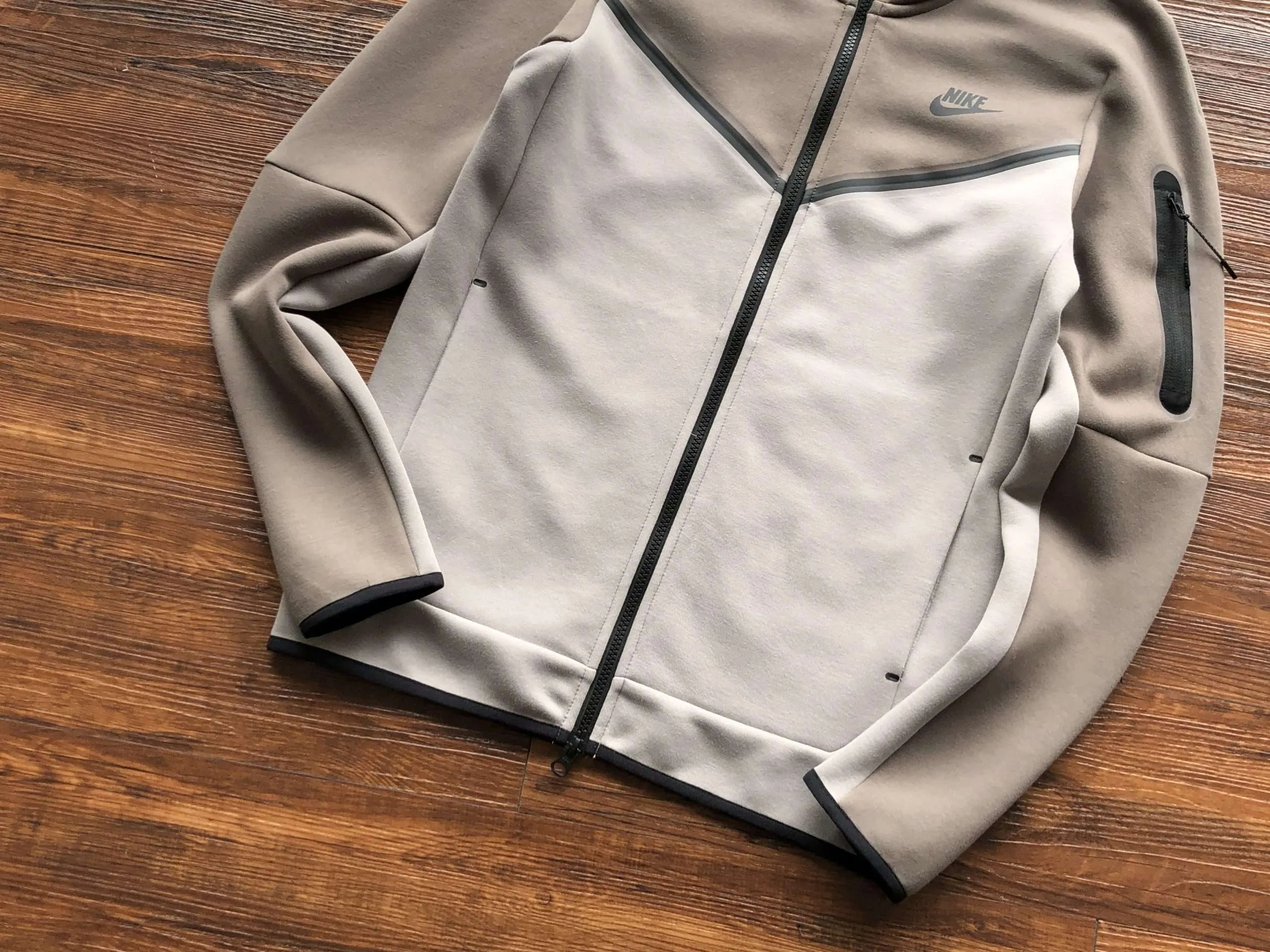 Conjunto de Chándal Nike Tech Fleece SS23
