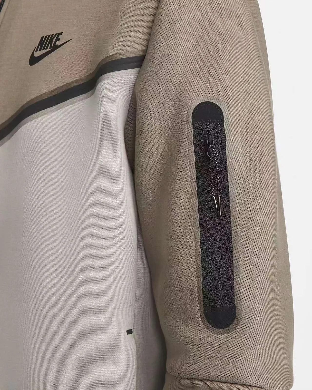 Conjunto de Chándal Nike Tech Fleece SS23
