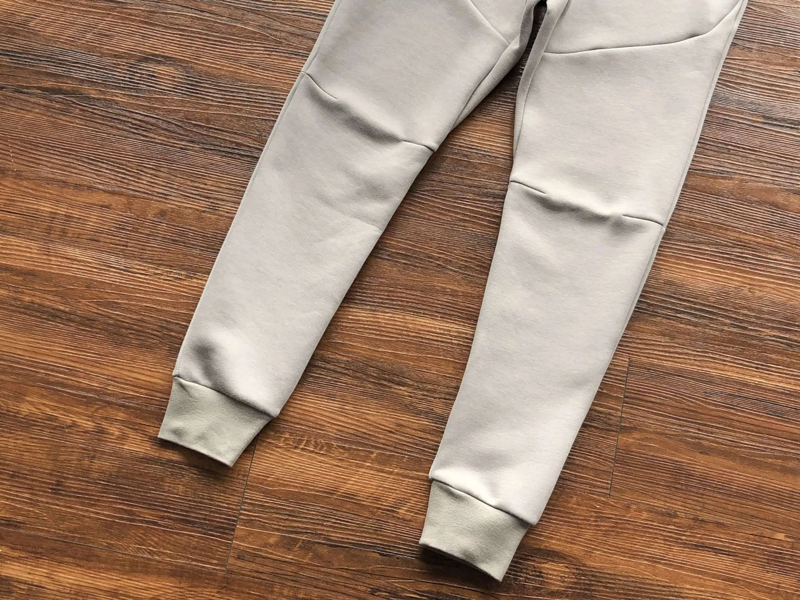 Conjunto de Chándal Nike Tech Fleece SS23