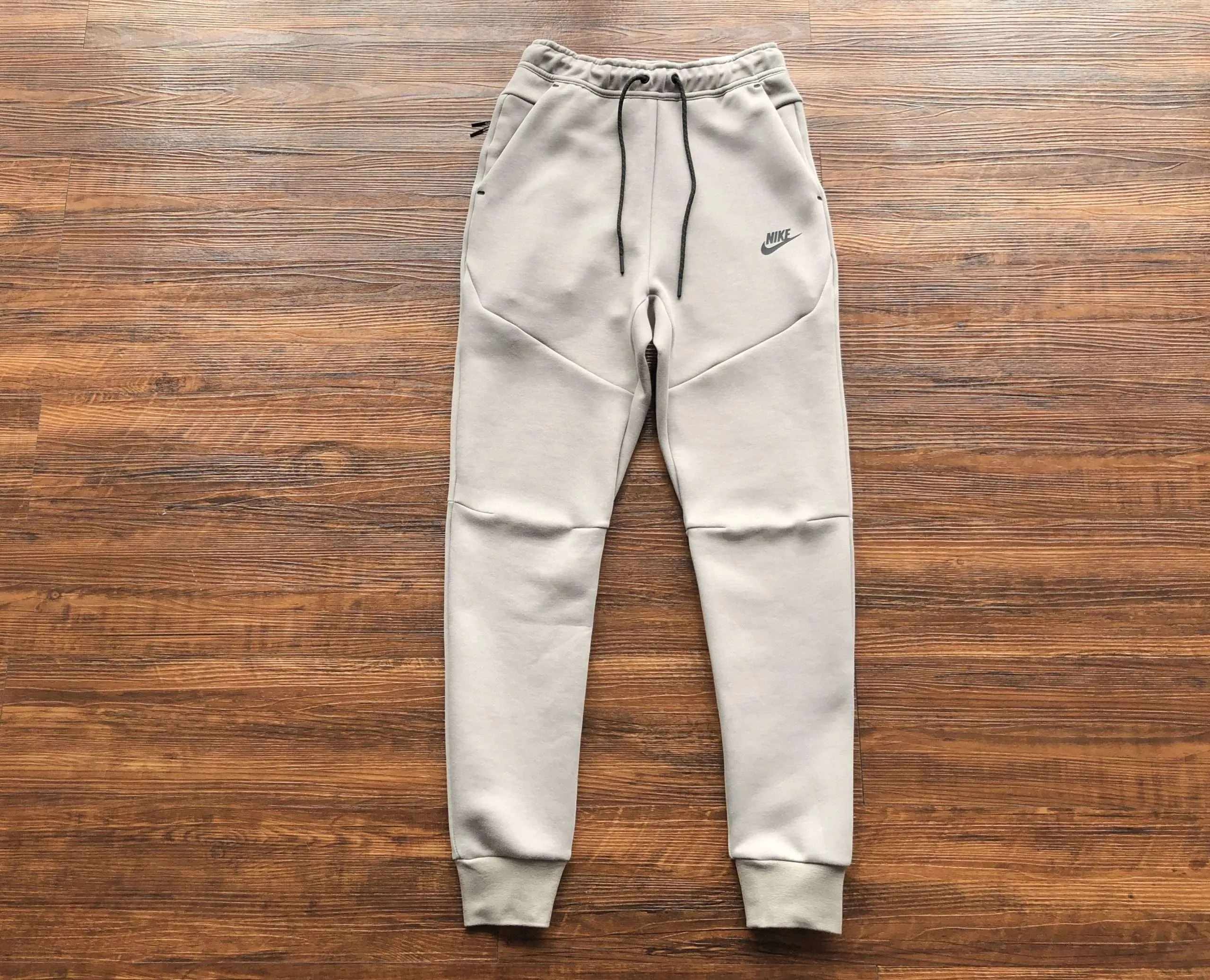 Conjunto de Chándal Nike Tech Fleece SS23