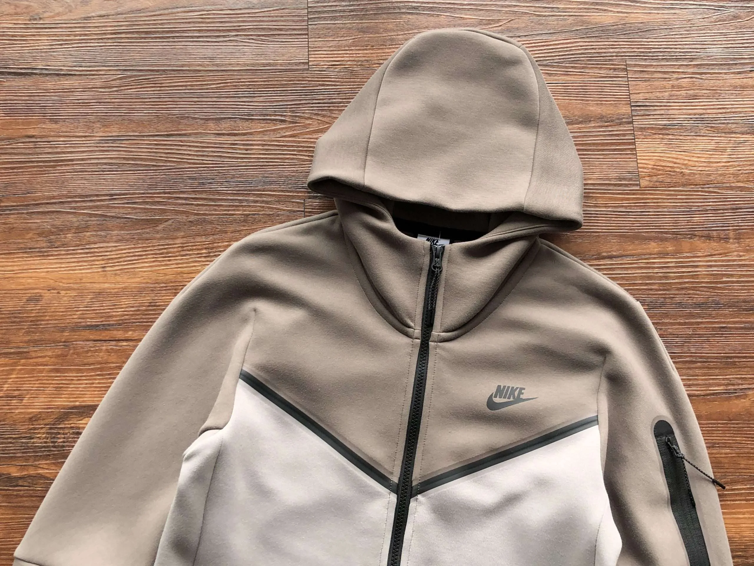 Conjunto de Chándal Nike Tech Fleece SS23
