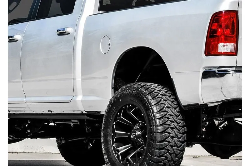 Llanta de aleación D546 Assault Matte Black Milled Fuel 9.0x17 ET2 106,1 6x135;6x139,7