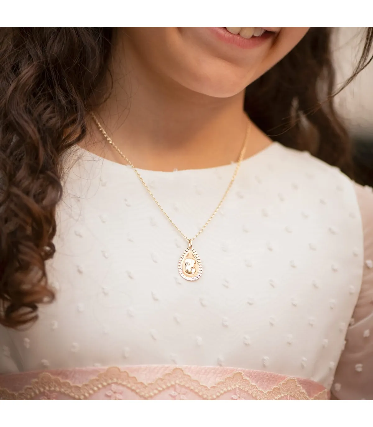 Medalla Virgen niña gota 18 Ktes