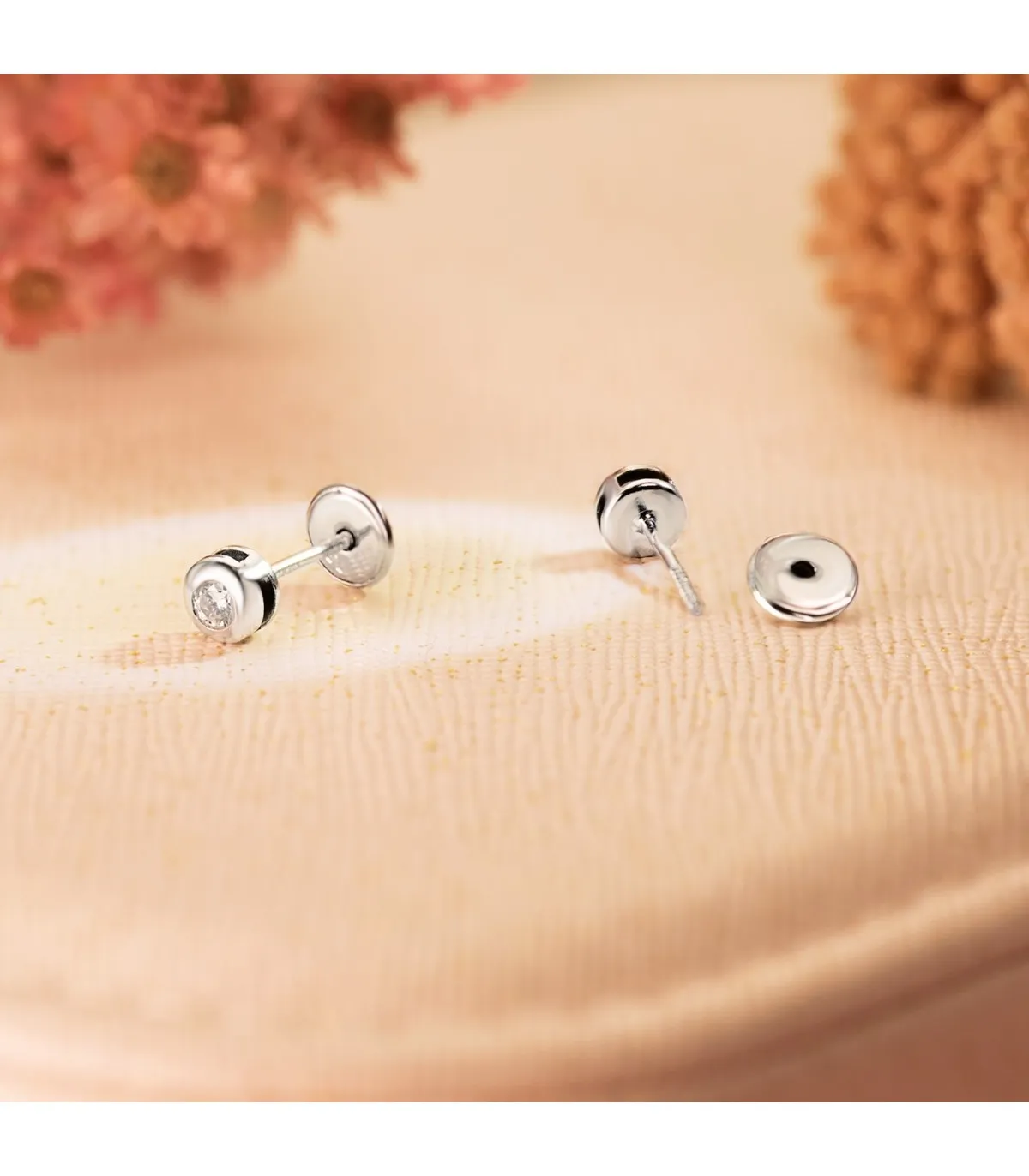 Pendientes Mercedes 4 mm 18 Ktes