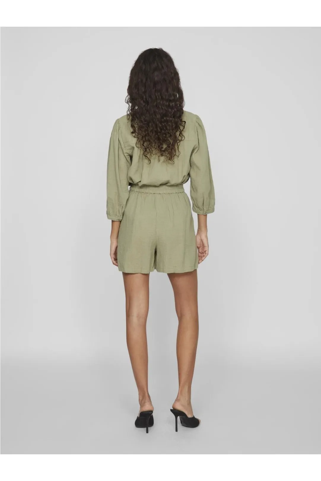 SHORT PUNTILLA VIJULLO VERDE OLIVA