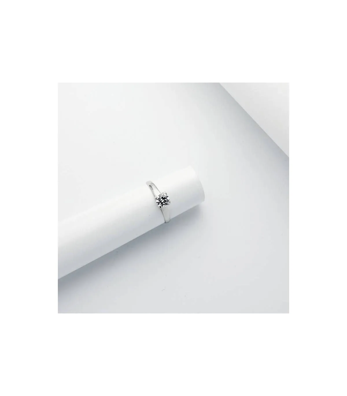 Solitario blanco Adaggio 18 Ktes