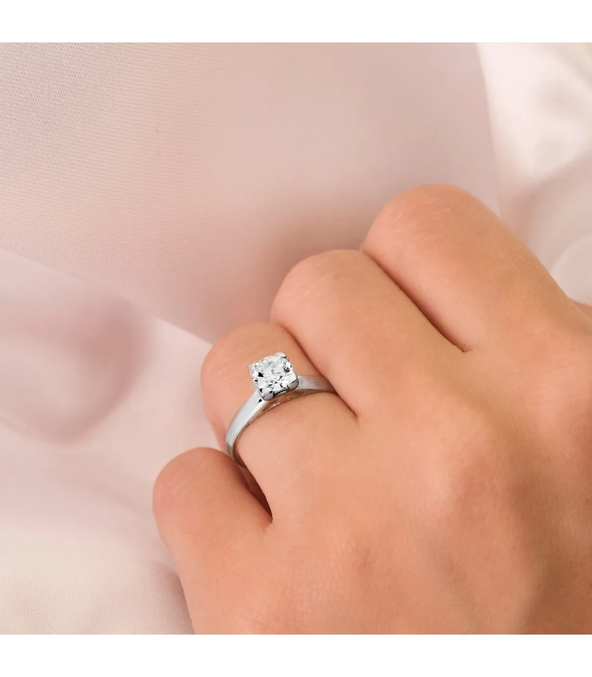 Solitario blanco Adaggio 18 Ktes