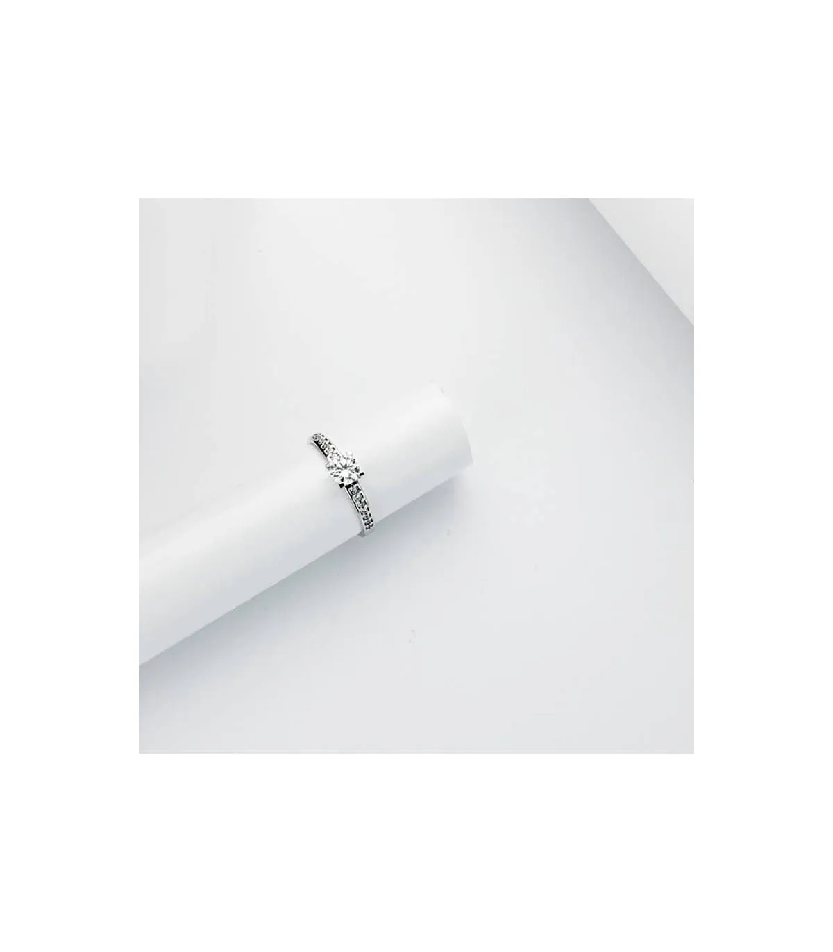 Solitario blanco Florienze 18 Ktes
