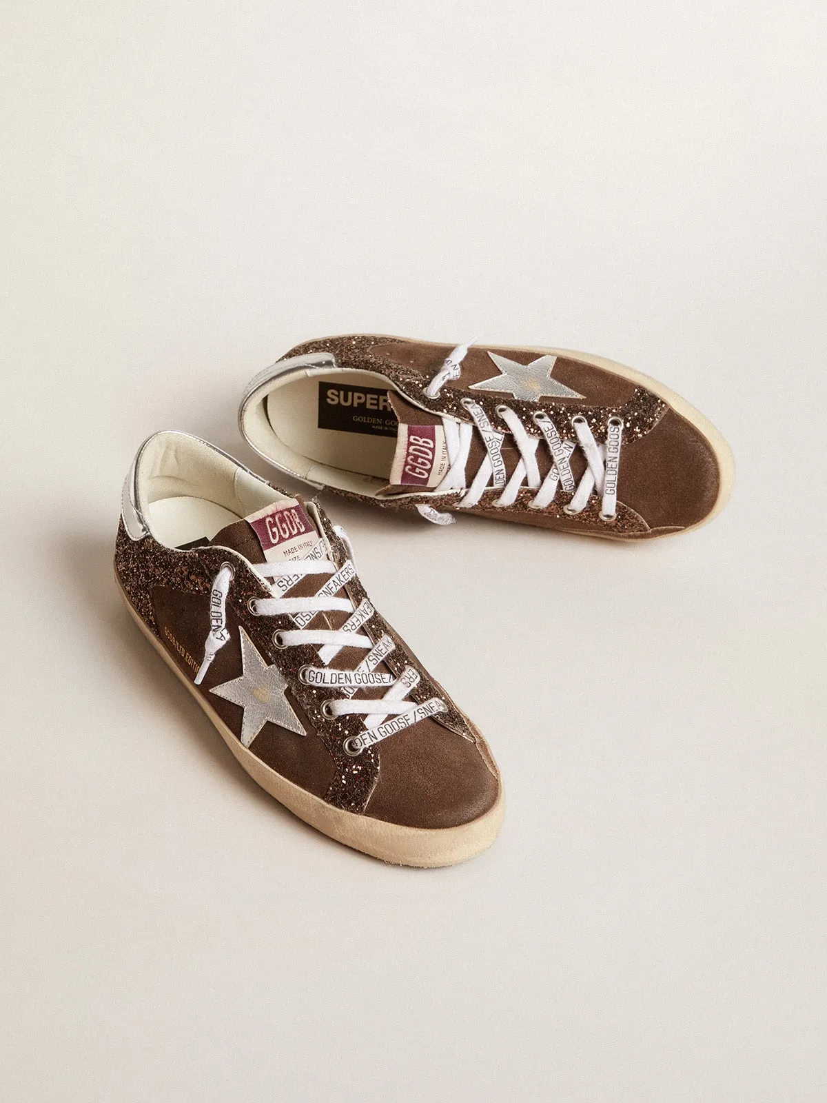 SUPERSTAR LTD CON PURPURINA MARRóN Y ANTE, CON ESTRELLA Y REFUERZO DEL TALóN DE PIEL