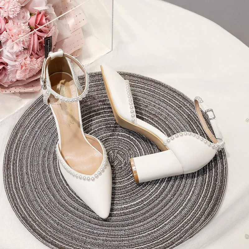 Tacones altos puntiagudos, tacón grueso de novia blanco, cinta plana hueca, zapatos de boda para mujeres perlas hechas a mano, z