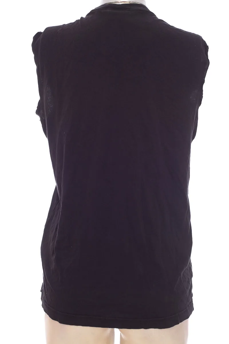TOP / CAMISETA COLOR NEGRO  ADIDAS