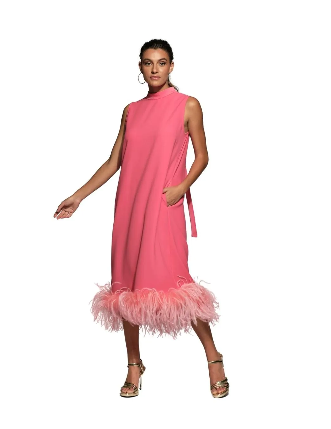 VESTIDO MOSKADA ROSA CON PLUMAS  ELEGANCIA CONTEMPORáNEA