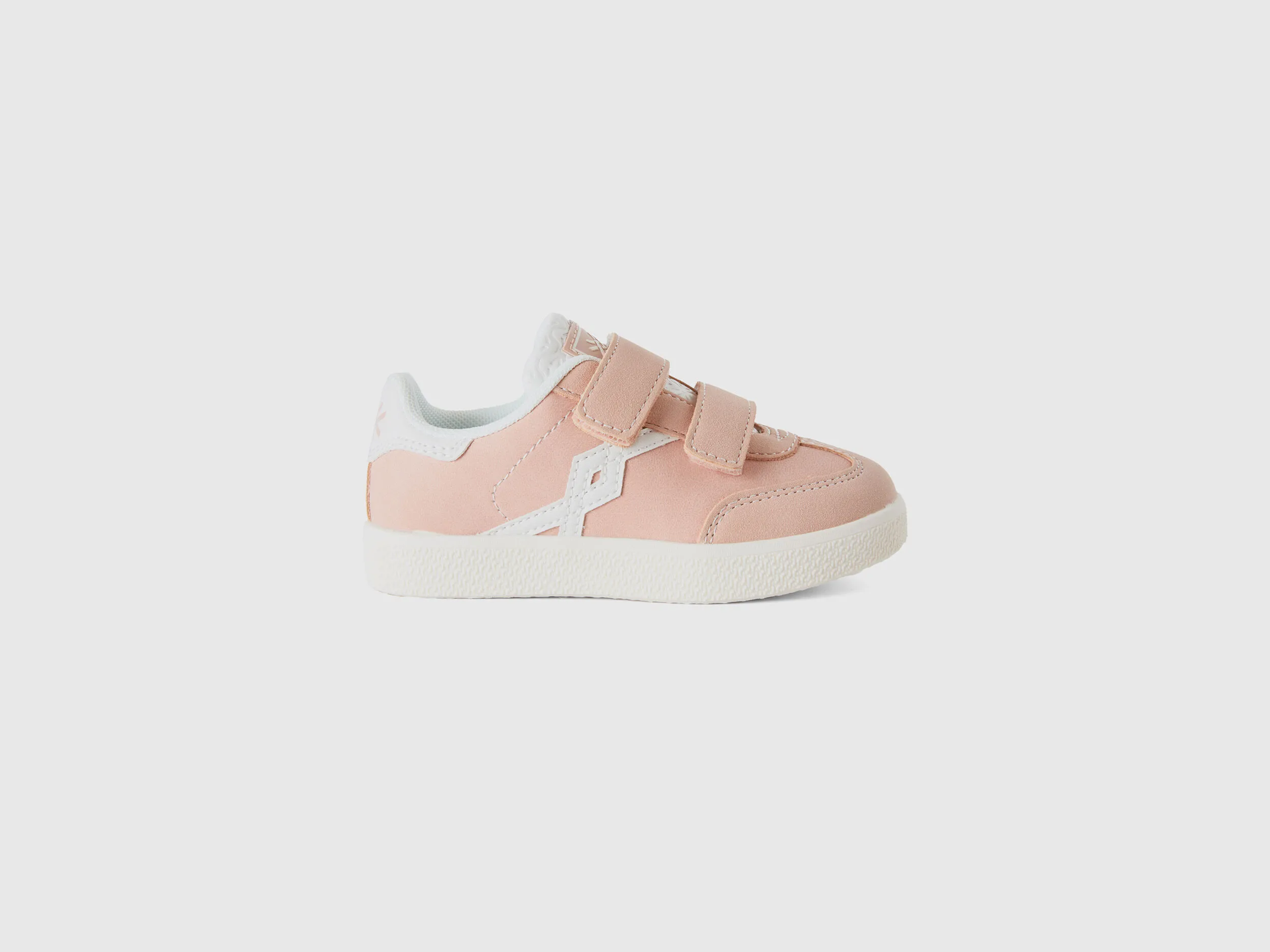 Zapatillas con efecto piel