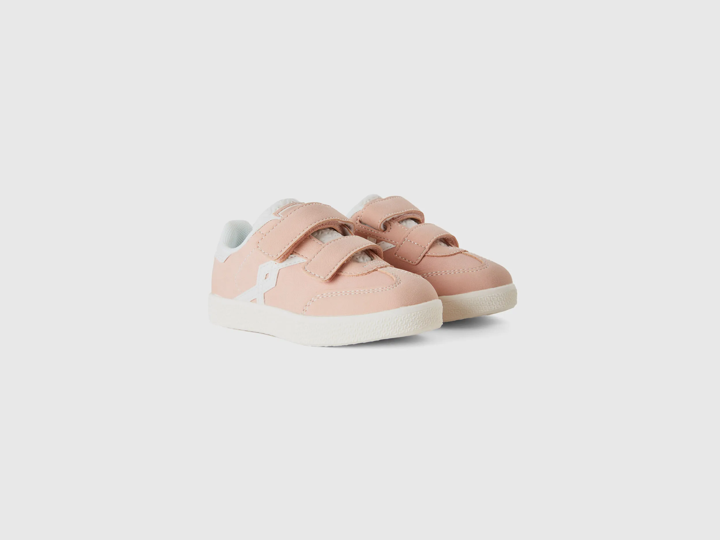 Zapatillas con efecto piel